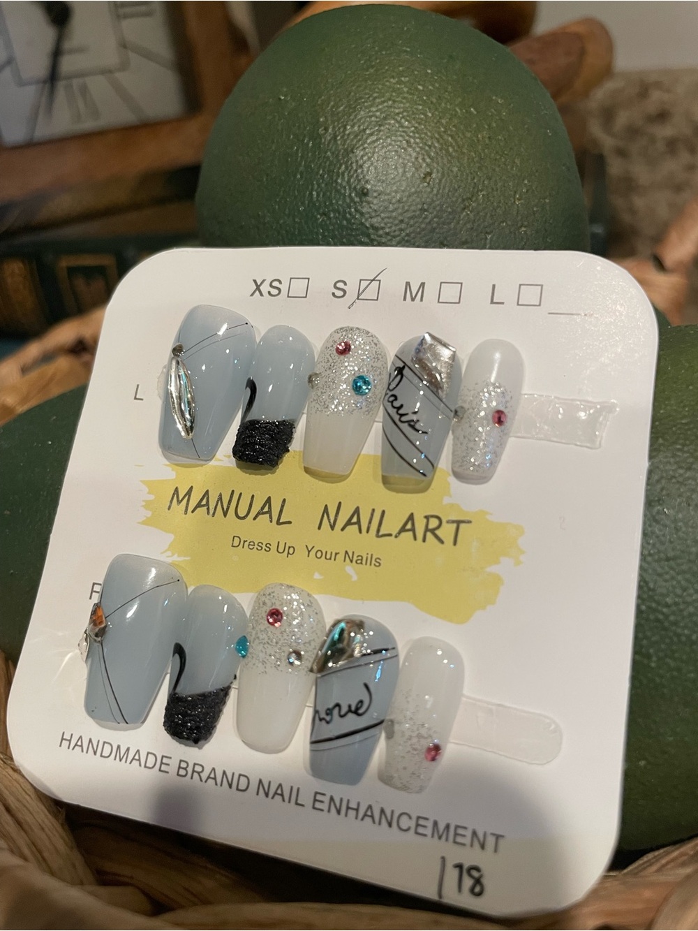 Paris theme Women’s Press-On Nail Set - Light Gray & White